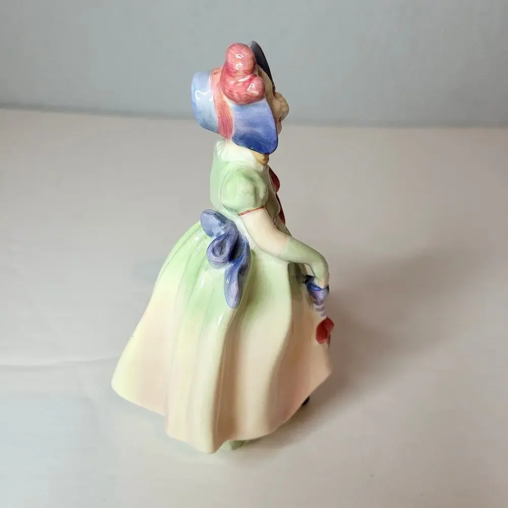 Royal Doulton Babie Bone China Figurine HN1679 Sculpture England Collectible